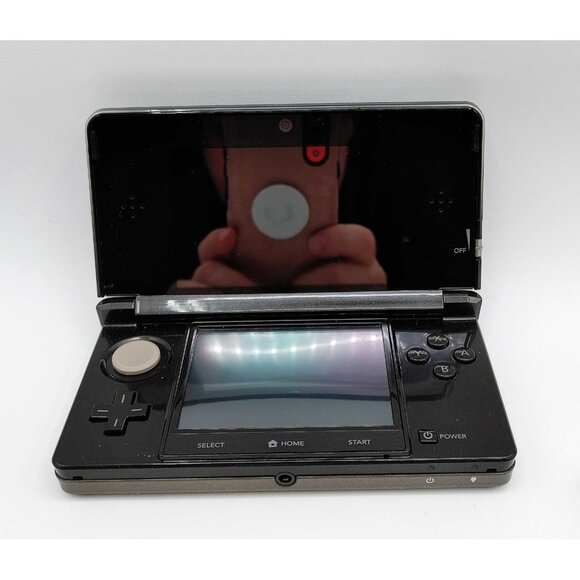 Nintendo 3DS w/ 2 Games Carry Case, Stylus, Charger & System - Picture 3 of 16